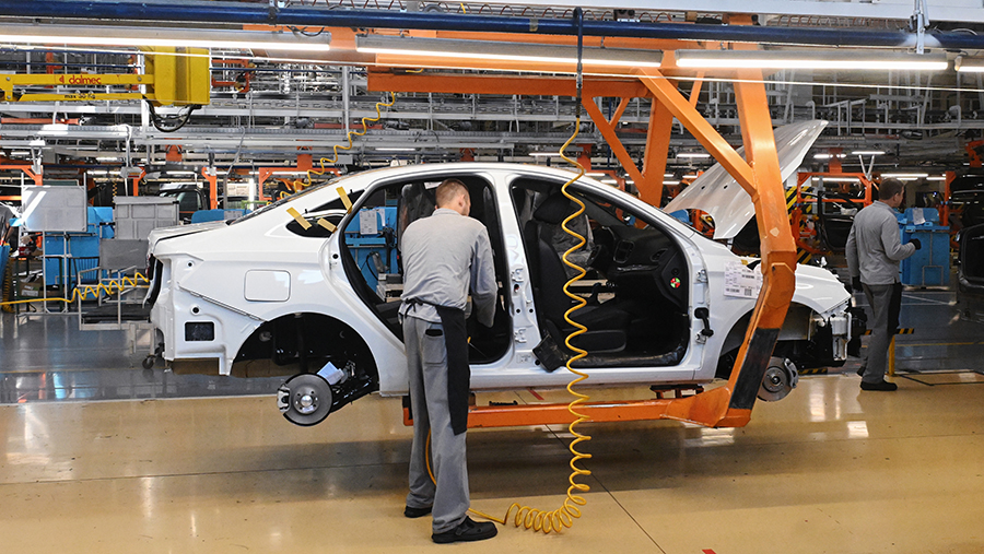АвтоВАЗ до конца 2025 года будет работать четыре дня в неделю АвтоВАЗ до конца 2025 года будет работать четыре дня в неделю