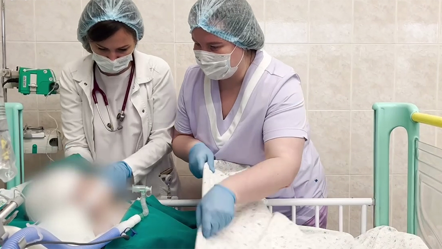 В Башкортостане сообщили об улучшении состояния выброшенной отцом из окна девочки В Башкортостане сообщили об улучшении состояния выброшенной отцом из окна девочки