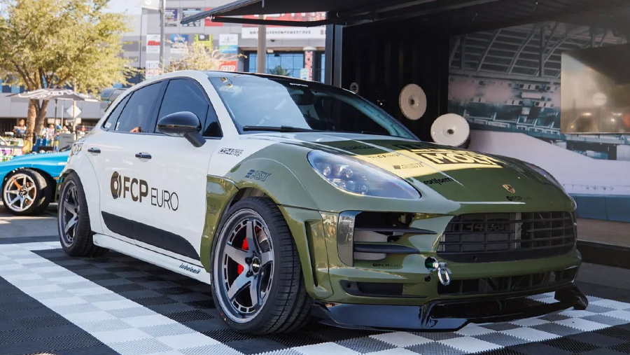 Кроссовер от Porsche превратили в автомобиль для дрифта Кроссовер от Porsche превратили в автомобиль для дрифта