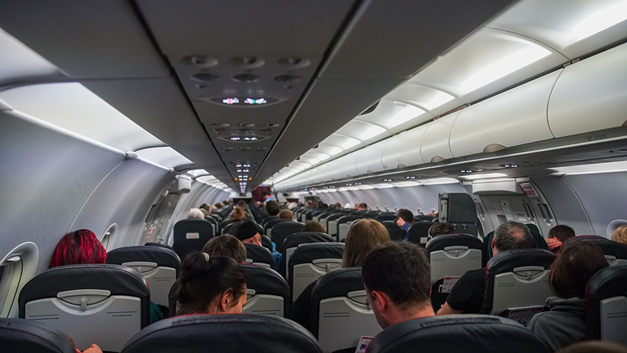 Временные ограничения на полеты сняли в аэропорту Саратова