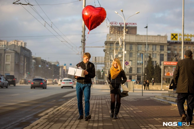 Первая половина месяца подталкивает к сближению и разговорам по душам | Источник: Александр Ощепков / NGS.RU
