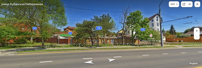 Так выглядел участок 4 года назад&nbsp;— теперь там новое здание | Источник: Yandex.ru