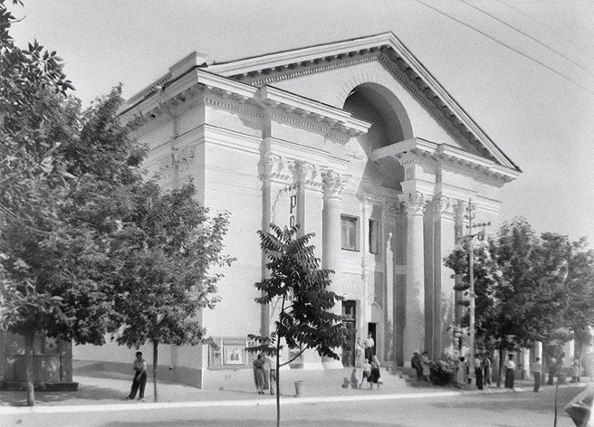 1958 год. Кинотеатр «Россия» | Источник: Goskatalog.ru